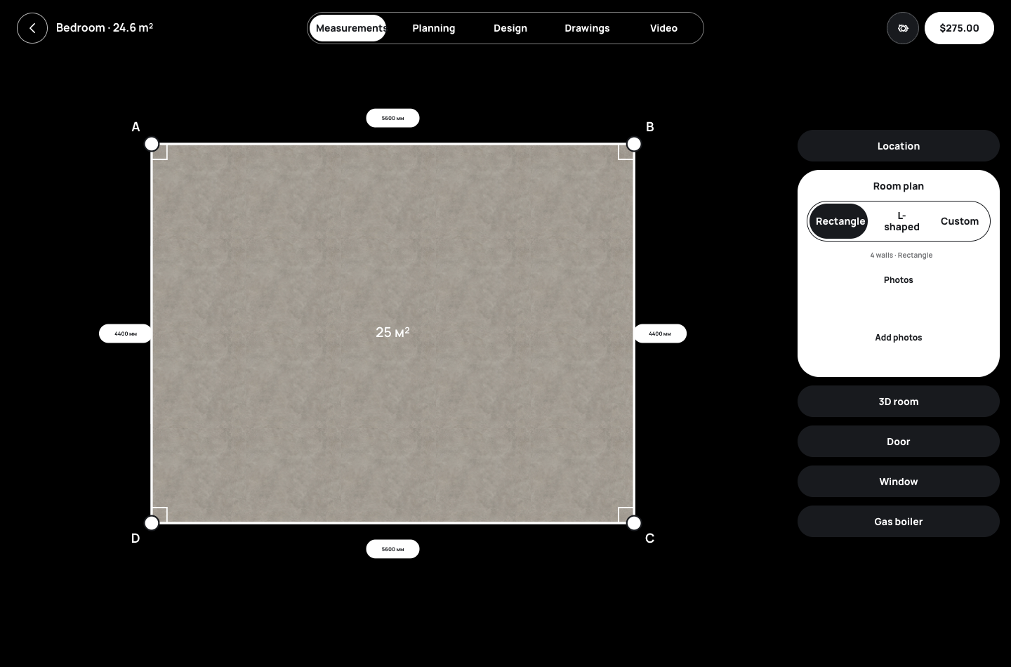 English rectangular bedroom plan measuring 5,600 × 4,400 mm before openings are added